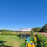 Awesome Home In Nowe Warpno With Sauna Prázdninový dům